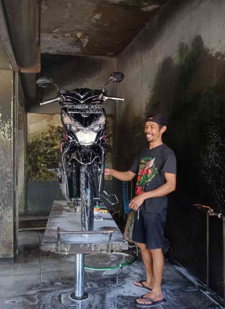 Cuci Motor Pak Sadiman: Sentuhan Profesional untuk Kendaraan Anda di Cilacap